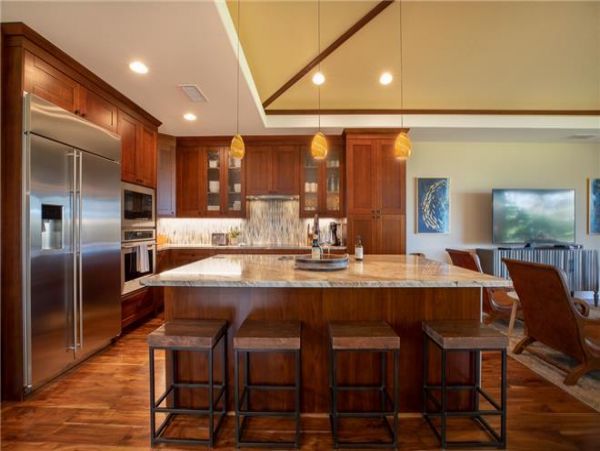 Gorgeous 4 Bedroom Vacation Getaway Great Amenities