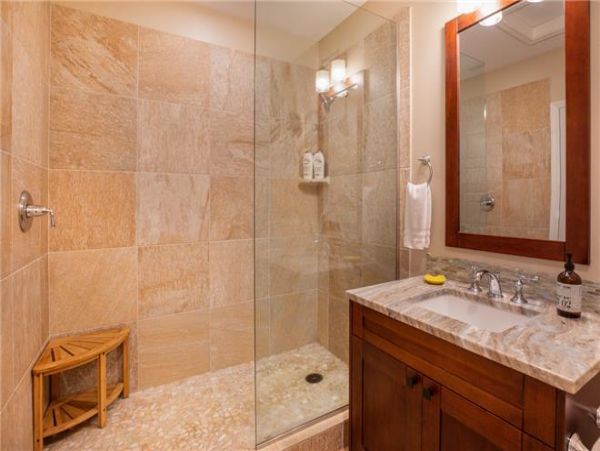 Gorgeous 4 Bedroom Vacation Getaway Great Amenities