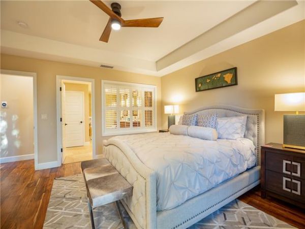 Gorgeous 4 Bedroom Vacation Getaway Great Amenities