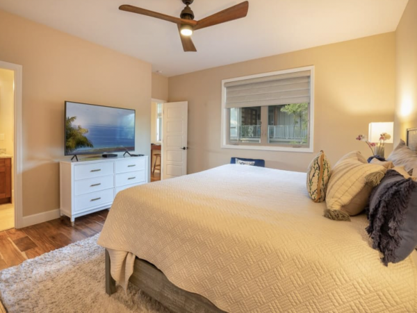 Gorgeous 4 Bedroom Vacation Getaway Great Amenities