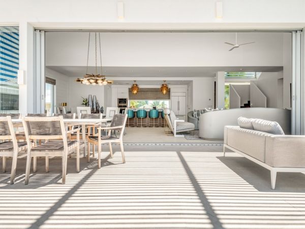 Grace Bay Luxury Villa Rentals - Six-Bedroom Ocean View Villa Turks and Caicos