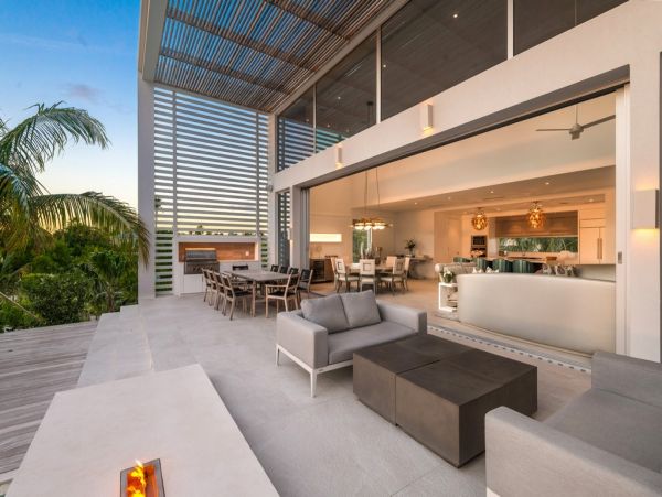 Grace Bay Luxury Villa Rentals - Six-Bedroom Ocean View Villa Turks and Caicos