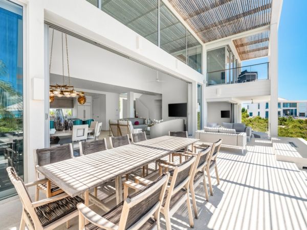 Grace Bay Luxury Villa Rentals - Six-Bedroom Ocean View Villa Turks and Caicos