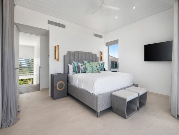 Grace Bay Luxury Villa Rentals - Six-Bedroom Ocean View Villa Turks and Caicos