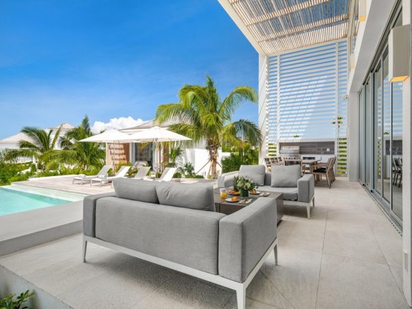Grace Bay Luxury Villa Rentals - Six-Bedroom Ocean View Villa Turks and Caicos