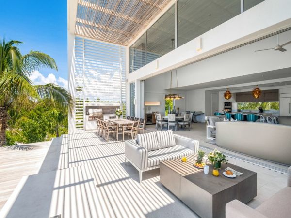 Grace Bay Luxury Villa Rentals - Six-Bedroom Ocean View Villa Turks and Caicos