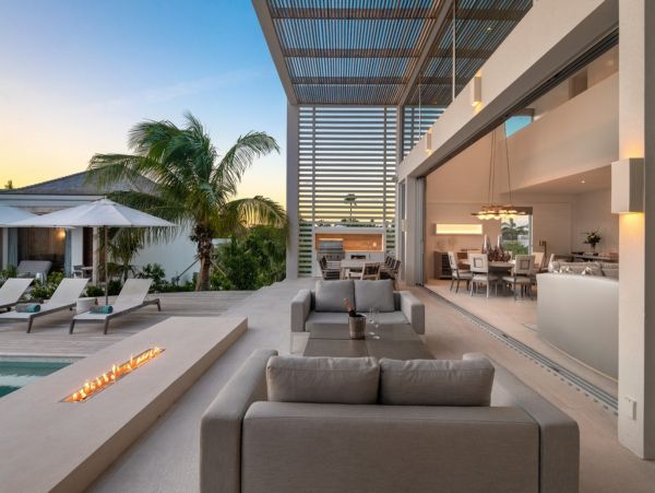 Grace Bay Luxury Villa Rentals - Six-Bedroom Ocean View Villa Turks and Caicos