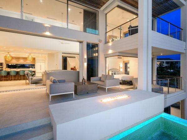 Grace Bay Luxury Villa Rentals - Six-Bedroom Ocean View Villa Turks and Caicos