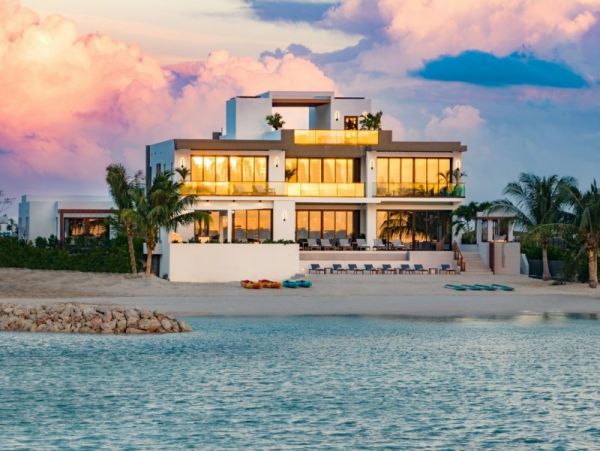 Stunning Beachfront 7 Bedroom Turks and Caicos Rental Home