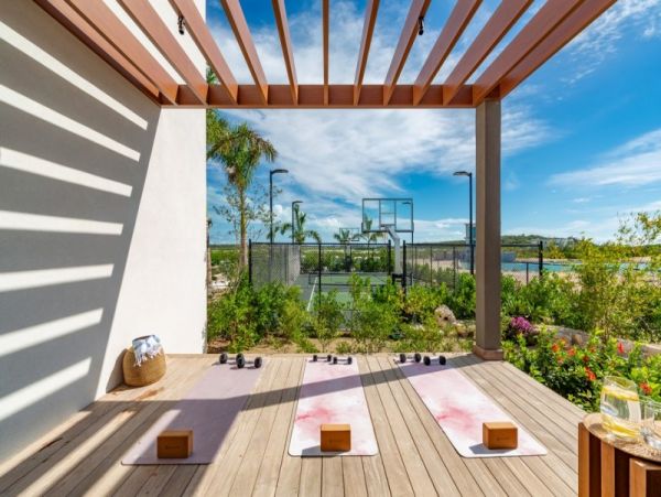 Stunning Beachfront 7 Bedroom Turks and Caicos Rental Home