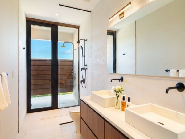 Stunning Beachfront 7 Bedroom Turks and Caicos Rental Home