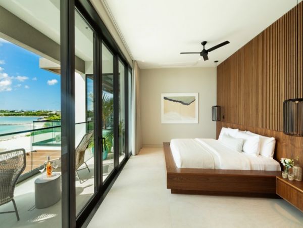 Stunning Beachfront 7 Bedroom Turks and Caicos Rental Home