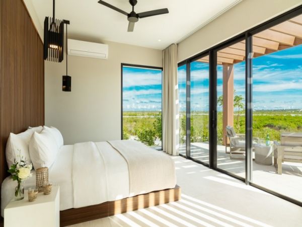 Stunning Beachfront 7 Bedroom Turks and Caicos Rental Home