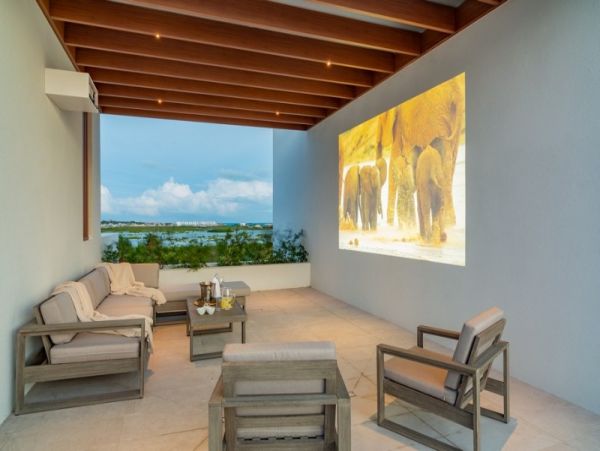 Stunning Beachfront 7 Bedroom Turks and Caicos Rental Home