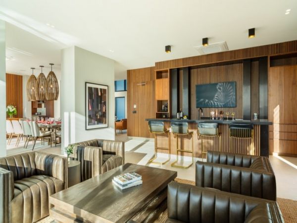 Stunning Beachfront 7 Bedroom Turks and Caicos Rental Home