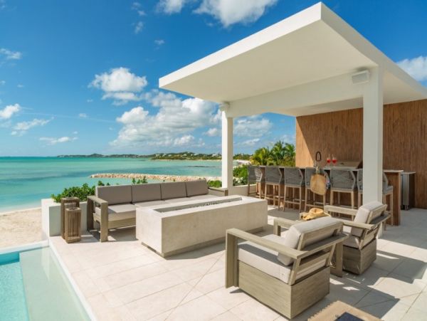 Stunning Beachfront 7 Bedroom Turks and Caicos Rental Home