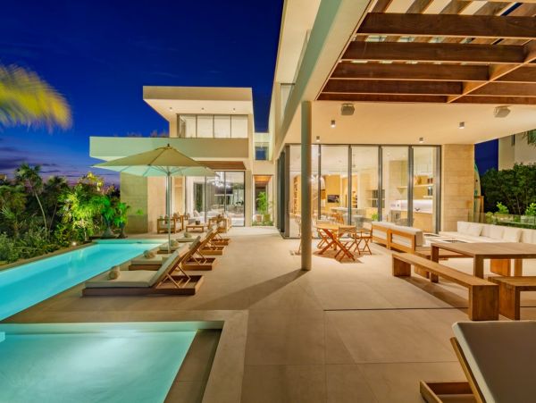 Luxury Vacation Rental in Turks and Caicos Dream Getaway