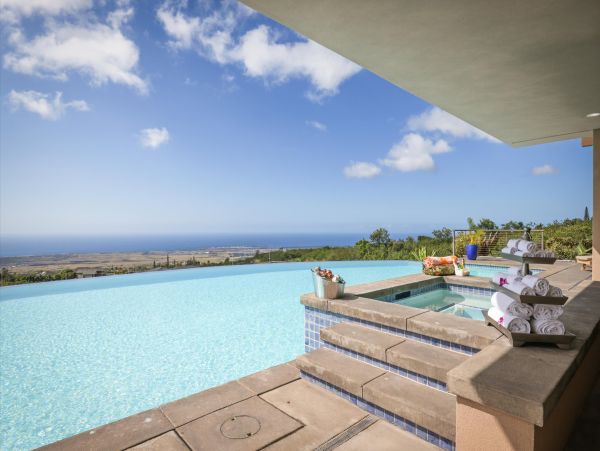 Kailua-Kona 7 Bedroom Vacation Rental with Stunning Views