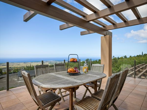 Kailua-Kona 7 Bedroom Vacation Rental with Stunning Views