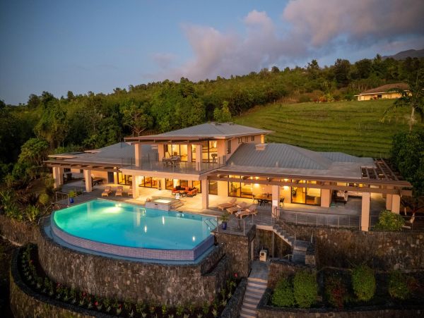 Kailua-Kona 7 Bedroom Vacation Rental with Stunning Views
