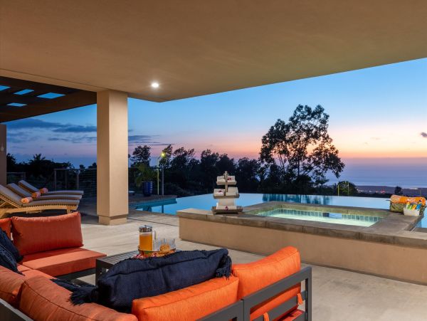 Kailua-Kona 7 Bedroom Vacation Rental with Stunning Views