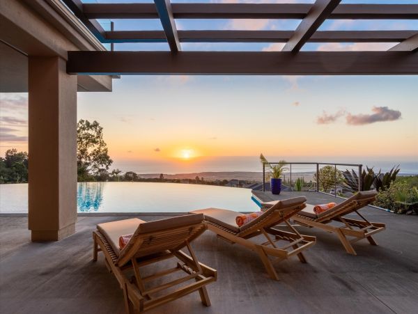 Kailua-Kona 7 Bedroom Vacation Rental with Stunning Views