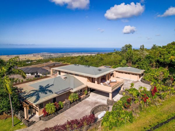 Kailua-Kona 7 Bedroom Vacation Rental with Stunning Views
