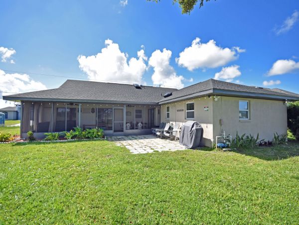 Manasota Home with 3 Bedrooms and Canal Views