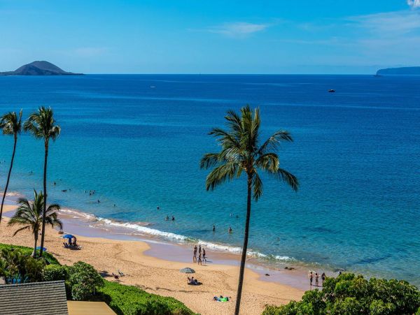 Beach Front Kihei Vacation Condo two Bedroom