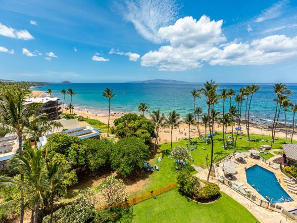 Beach Front Kihei Vacation Condo two Bedroom