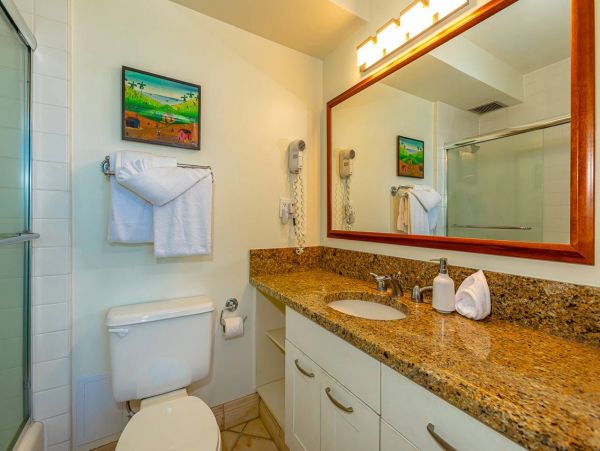 Beach Front Kihei Vacation Condo two Bedroom