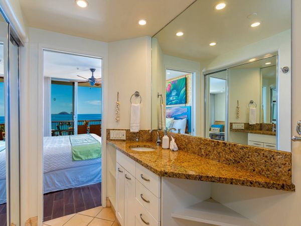 Beach Front Kihei Vacation Condo two Bedroom