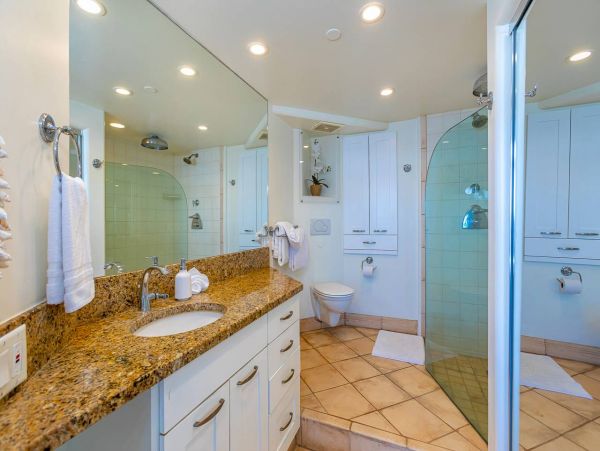 Beach Front Kihei Vacation Condo two Bedroom