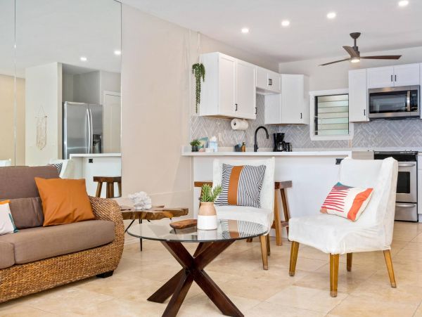 Kona Confortable Oceanside Condo with 3 Bedroom