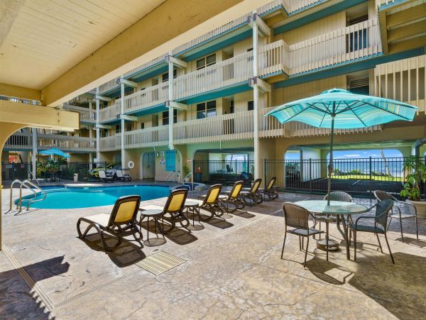 Kona Confortable Oceanside Condo with 3 Bedroom