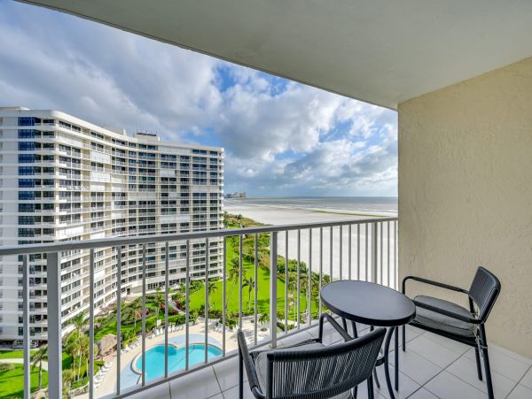 Marco Island Condo Beachfront with 2 Bedrooms