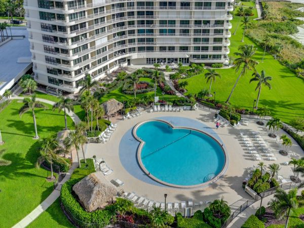 Marco Island Condo Beachfront with 2 Bedrooms
