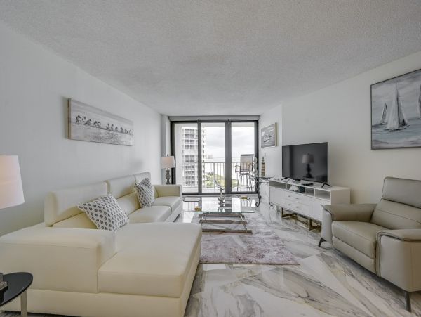 Marco Island Condo Beachfront with 2 Bedrooms