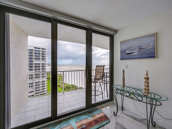 Marco Island Condo Beachfront with 2 Bedrooms
