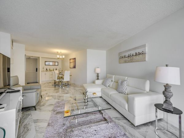Marco Island Condo Beachfront with 2 Bedrooms