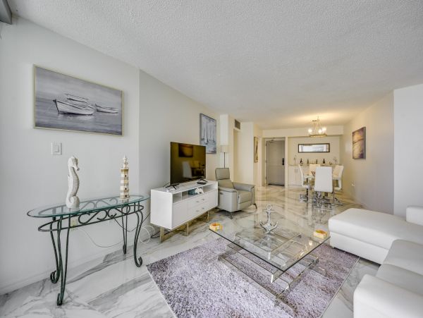 Marco Island Condo Beachfront with 2 Bedrooms