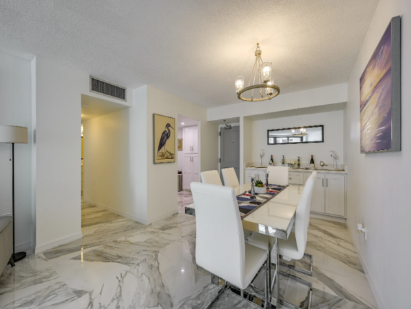 Marco Island Condo Beachfront with 2 Bedrooms
