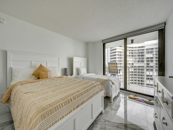Marco Island Condo Beachfront with 2 Bedrooms