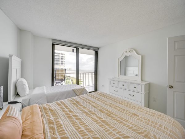 Marco Island Condo Beachfront with 2 Bedrooms