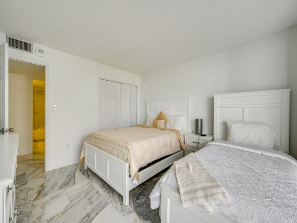 Marco Island Condo Beachfront with 2 Bedrooms