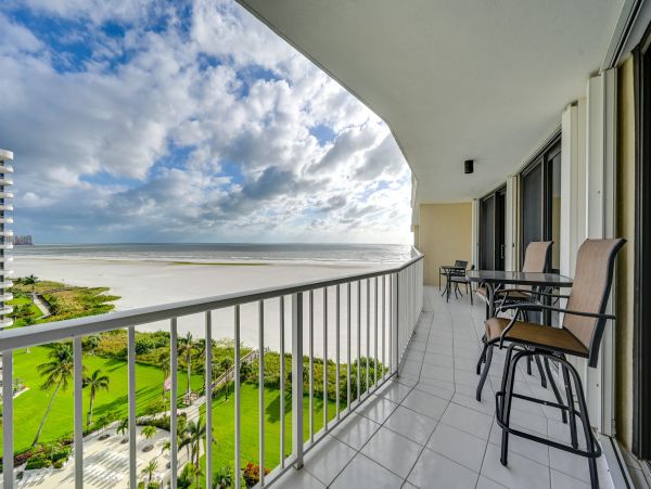 Marco Island Condo Beachfront with 2 Bedrooms