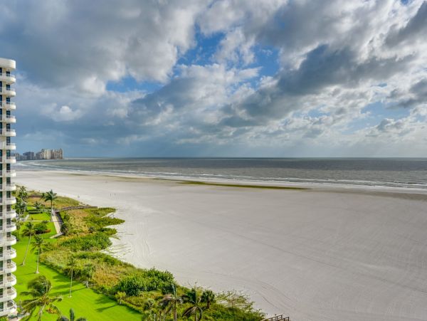 Marco Island Condo Beachfront with 2 Bedrooms