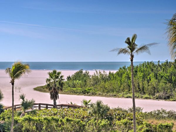 Marco Island Condo Beachfront with 2 Bedrooms