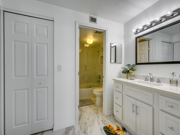 Marco Island Condo Beachfront with 2 Bedrooms