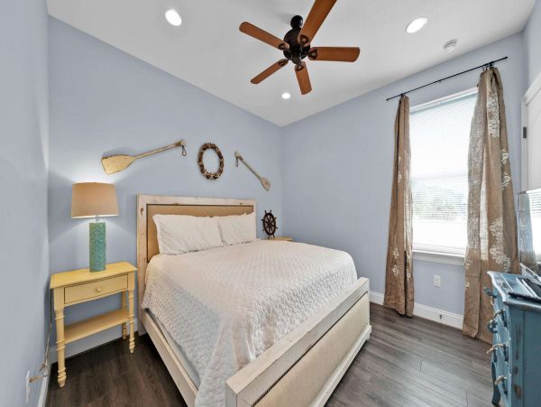 Walk to Beach Destin Vacation Home Five Bedroom